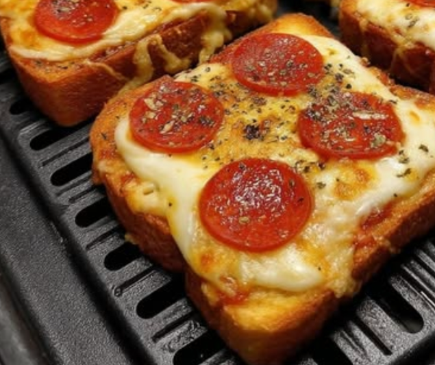 Air Fryer Garlic Toast Pizzas