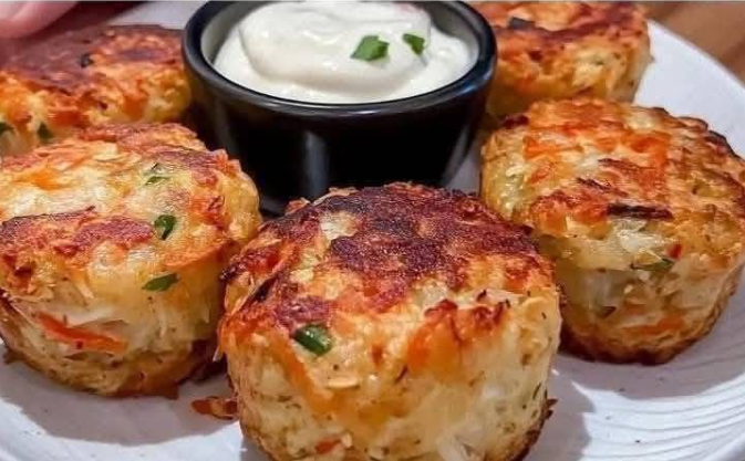 Cheesy Mashed Potato Muffins with eggs