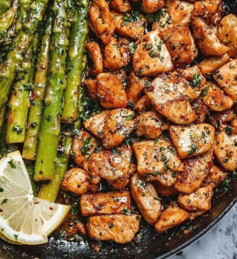 Garlic Butter Chicken Bites and Asparagus