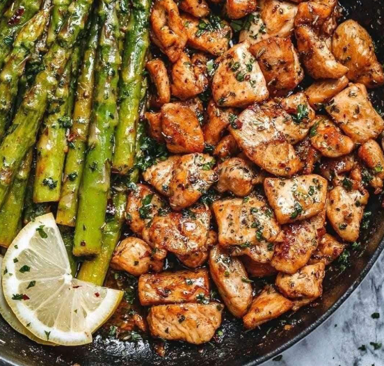 Garlic Butter Chicken Bites and Asparagus