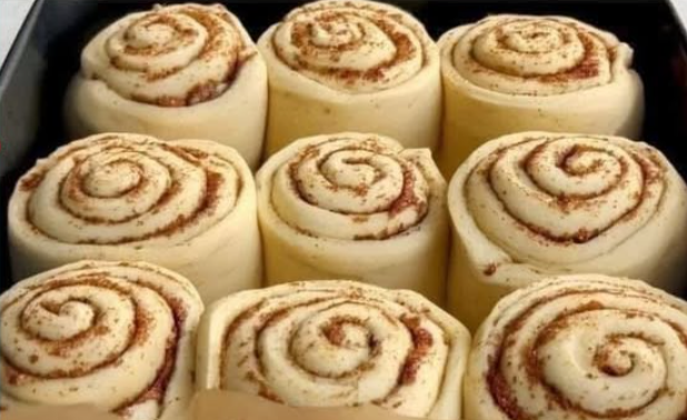 Irresistible Cinnamon-Walnut Rolls with Cream Cheese Frosting