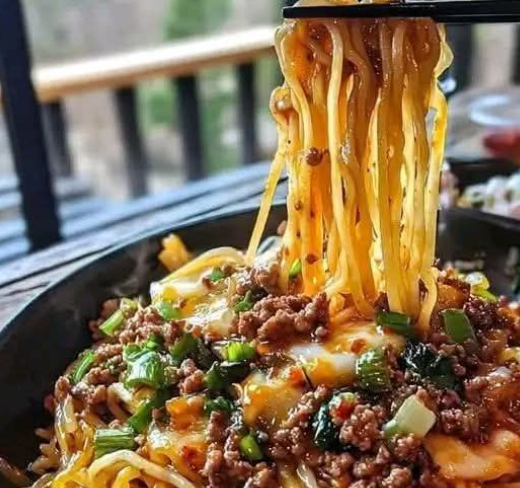 Mongolian Noodles with Ground Beef