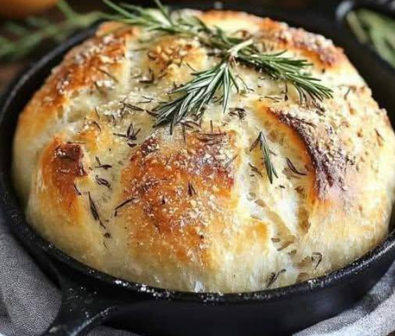 Rustic No Knead Rosemary Garlic Bread