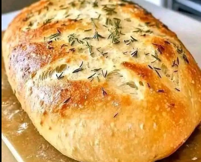 The Bread That Drives Everyone Crazy: No-Knead Garlic Bread Recipe