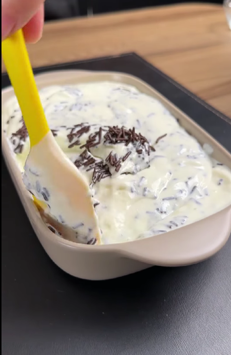 Delicious and refreshing flake ice cream, very creamy.