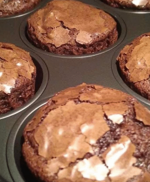Brownie Cupcakes – Crispy on the Outside, Chewy on the Inside