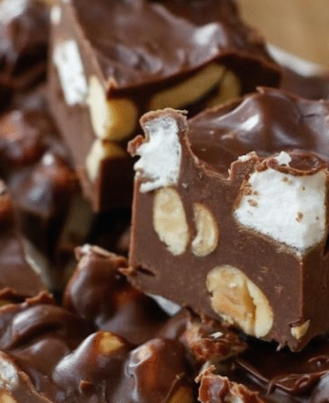 EASY ROCKY ROAD FUDGE