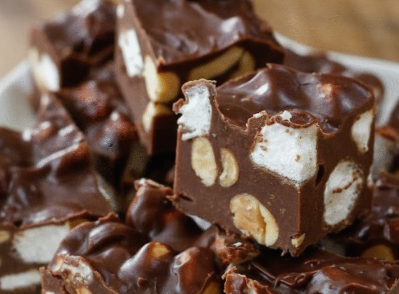 EASY ROCKY ROAD FUDGE