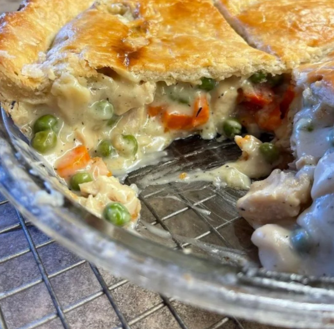 Skillet Chicken Pot Pie: A Comforting Classic Made Easy