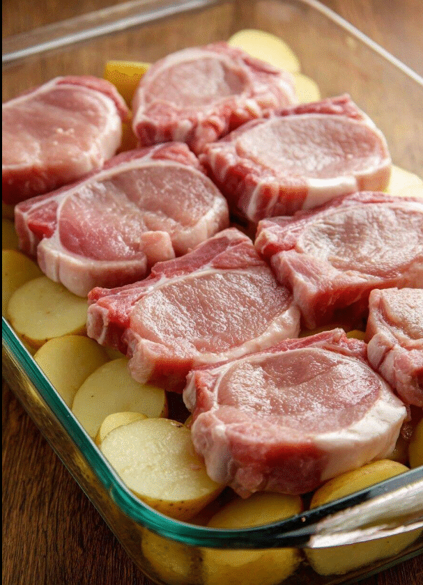 Smothered Pork Chops with Potatoes in Gravy