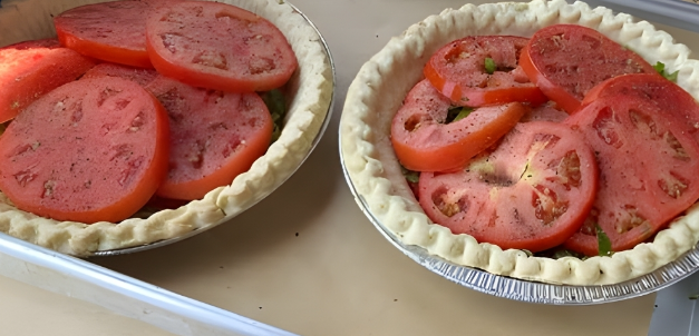 Southern Tomato Pie – Fresh from the Garden & Bursting with Flavor