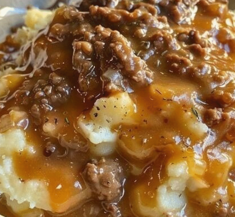 Mashed Potatoes with Ground Beef Gravy: A Comfort Classic Reimagined