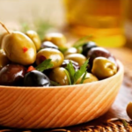 Over 70? The One Fruit You Should Eat 30 Minutes Before Bed That’s Saving Eyesight Across America