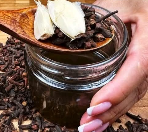 Garlic, Honey, and Cloves – a powerful natural remedy packed with health benefits