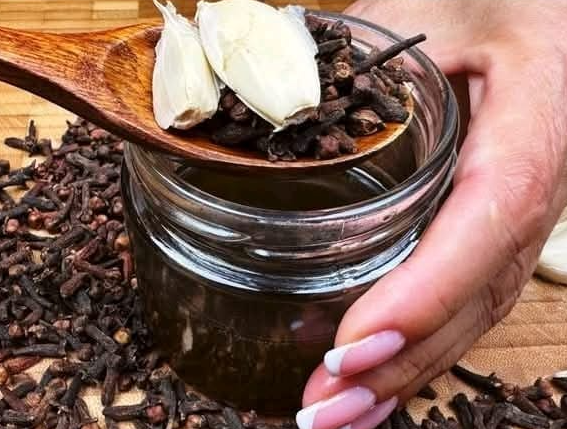 Garlic, Honey, and Cloves – a powerful natural remedy packed with health benefits