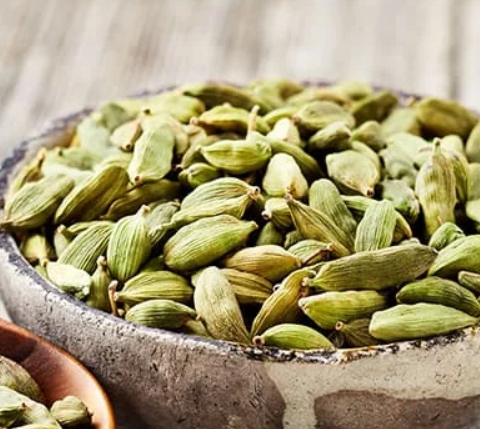 What Happens to Your Body When You Add Cardamom to Your Food Every Day
