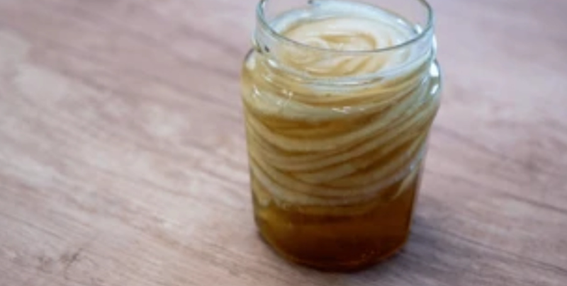 The “Golden Syrup” Secret: Onion and Honey Cough Remedy