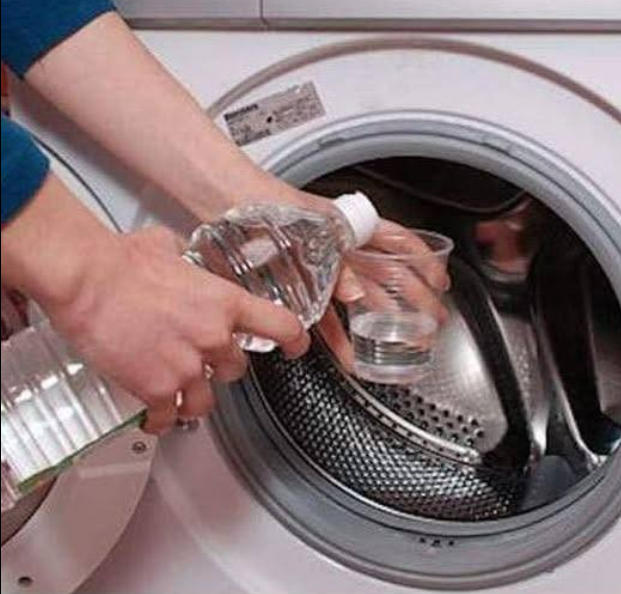 5 Reasons To Add Vinegar to Your Laundry – Safe, Natural & Effective